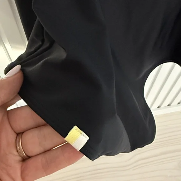 Summer salt Elegant Black and White Ruffle Swimsuit - Picture 3 of 5